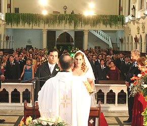 Iluminando a igreja para casamento
